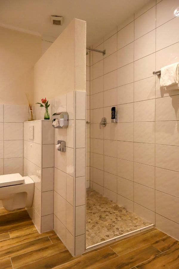 Hotel Gut Moschenhof Дюссельдорф Экстерьер фото